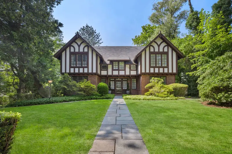 3 Walworth Avenue, Scarsdale