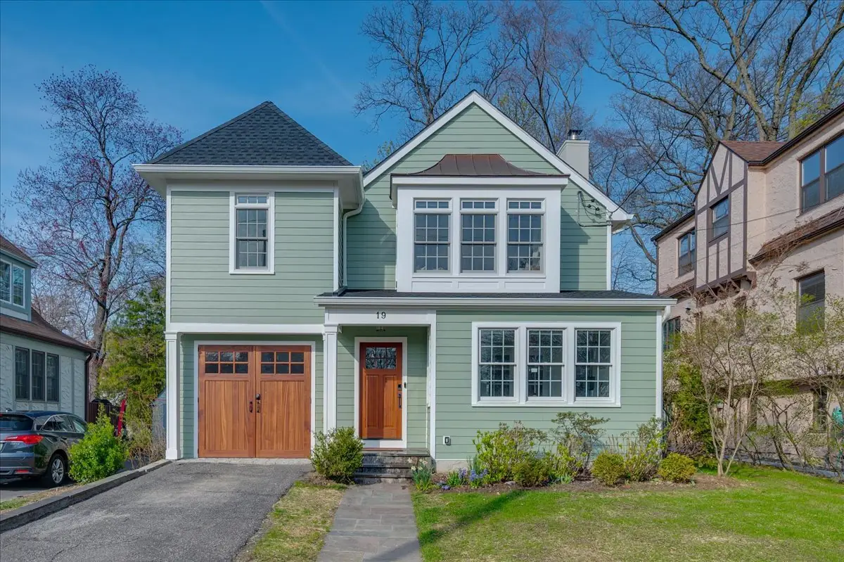 19 Nassau Road, Larchmont