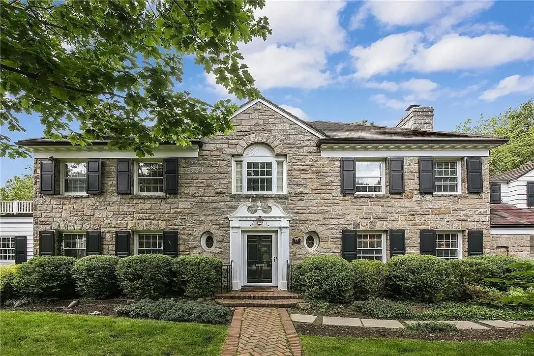 37 Taunton Road, Scarsdale