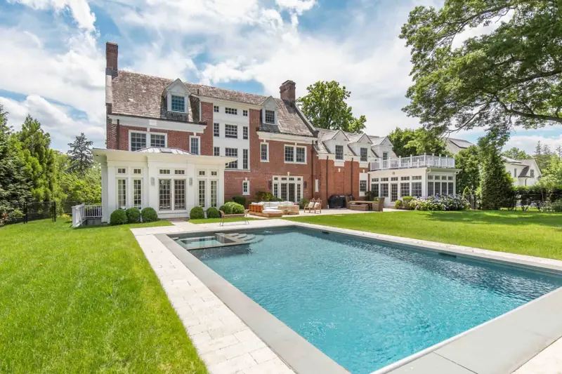 51 Penn Blvd, Scarsdale