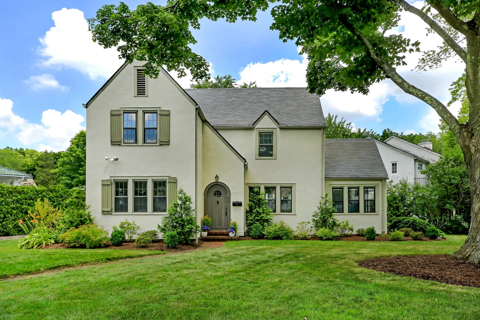 216 Nelson Road, Scarsdale