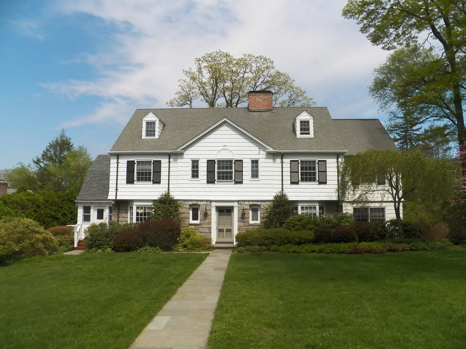 22 Overlook Road, Scarsdale