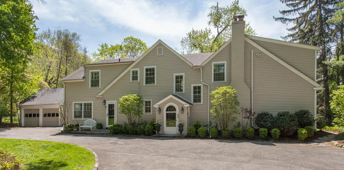 24 Cambridge Road, Scarsdale
