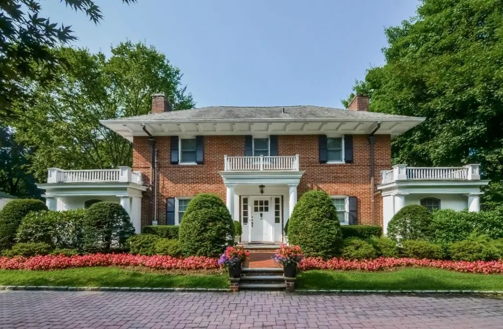 28 Fenimore Road, Scarsdale