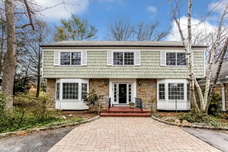 58 Griffen Avenue, Scarsdale